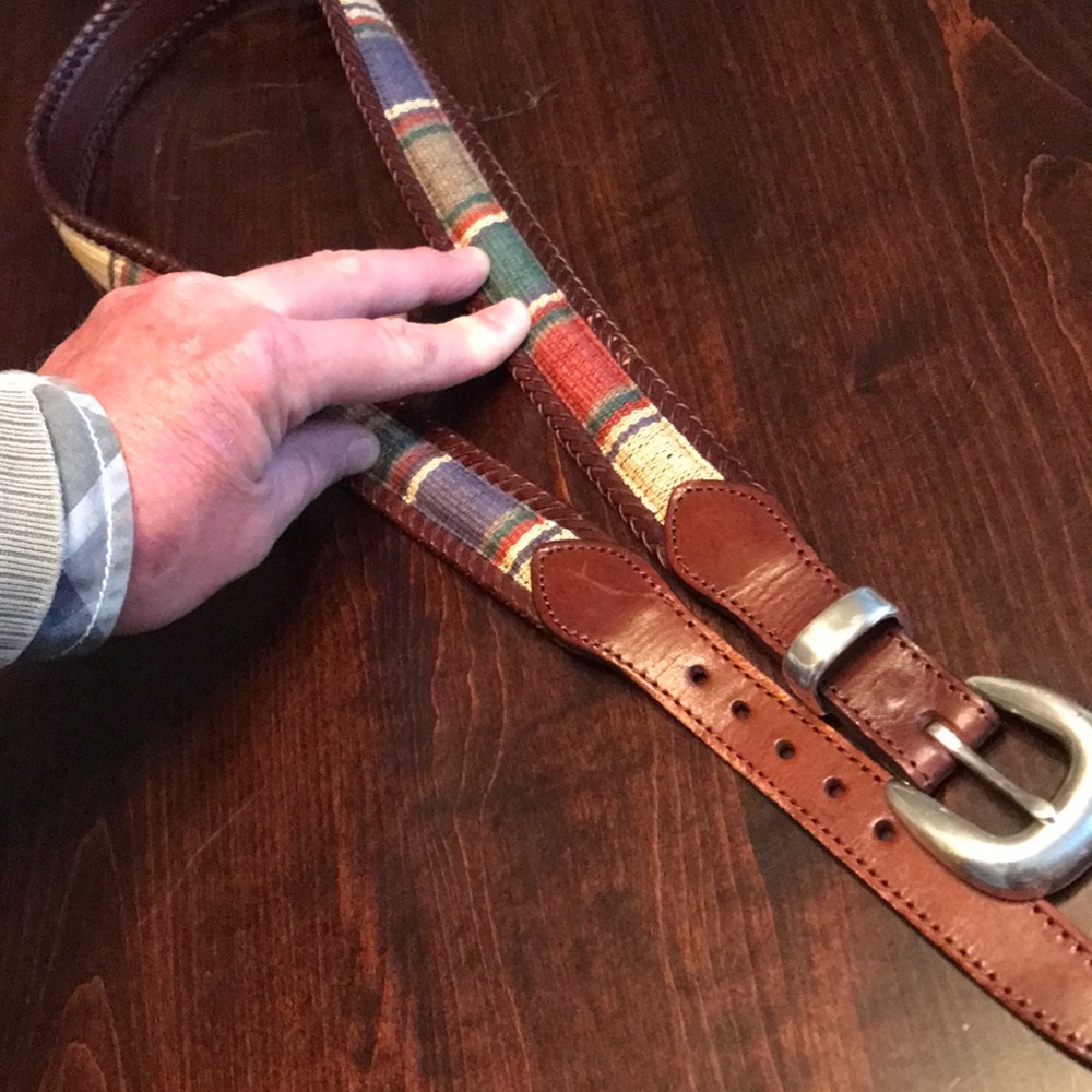 Unique leather belt EUC sz 34-38